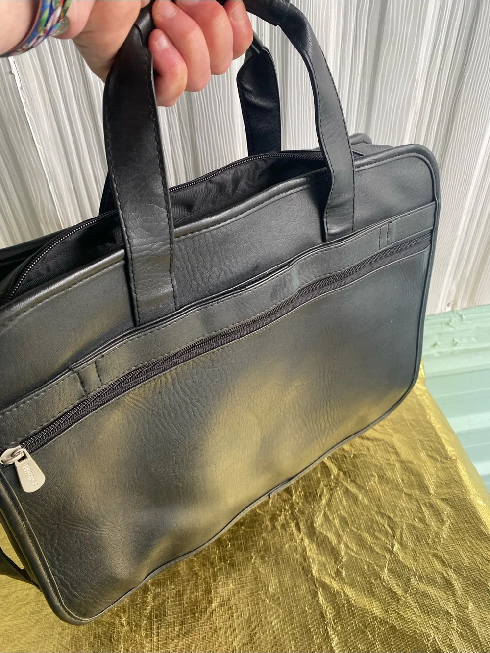 Sky Bound Black Leather Executive 16”Laptop Briefcase with Shoulder Strap